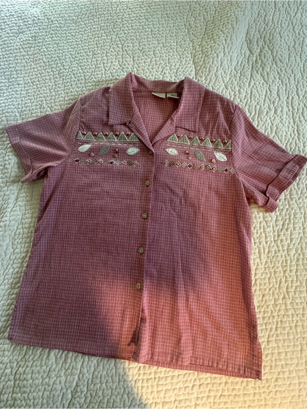Koret Vintage Dusty Rose Embroidered Short-Sleeve Button Down Shirt